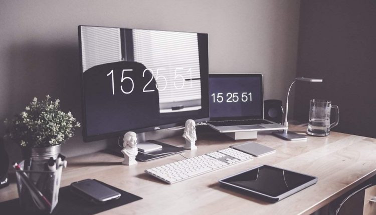 Ecco gli accessori hi-tech da scrivania di cui non potrai più fare a meno